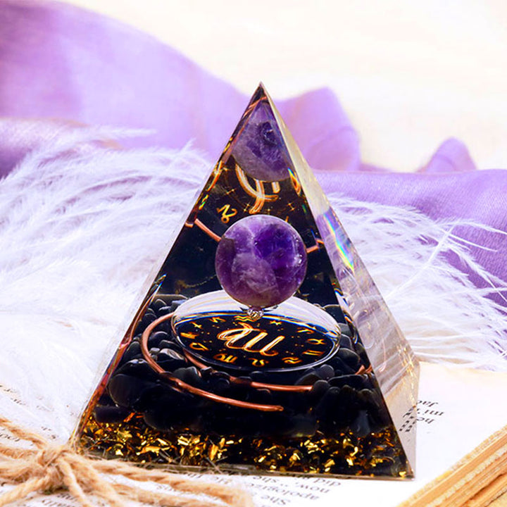 Sfera di ametista Olivenorma con piramide di orgone dello zodiaco Vergine in ossidiana