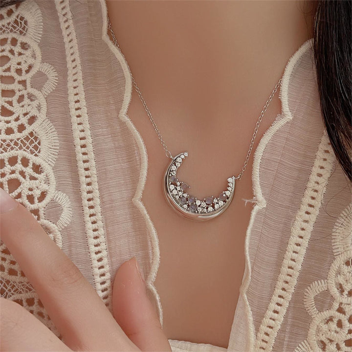 Collana con ciondolo a forma di mezzaluna in pietra di luna naturale Olivenorma S925