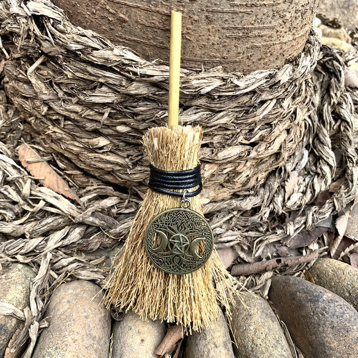 Olivenorma Mini scopa fatta a mano in cristallo ornamentale