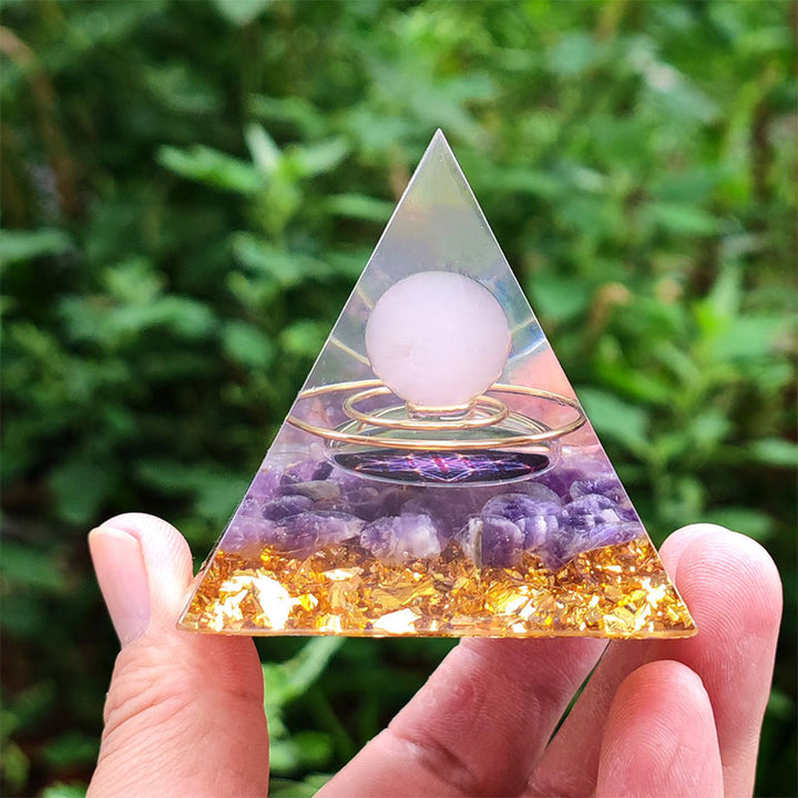 Piramide di Orgone in Ametista Olivenorma con Quarzo Rosa 