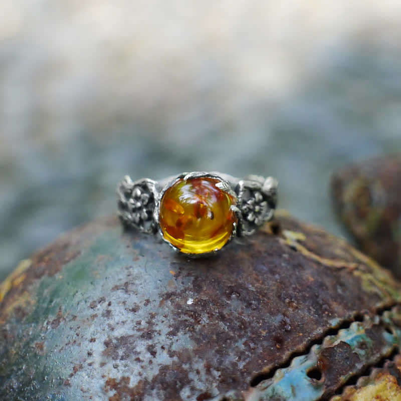 Anello antico con fiore d'ambra - Taglia IT 24 (US 11) - image 0