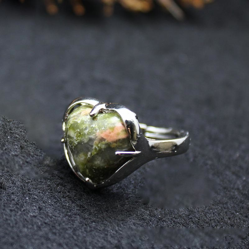 Anello a forma di cuore in cristallo di pietra naturale Olivenorma