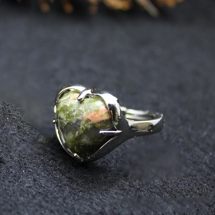 Anello a forma di cuore in cristallo di pietra naturale Olivenorma