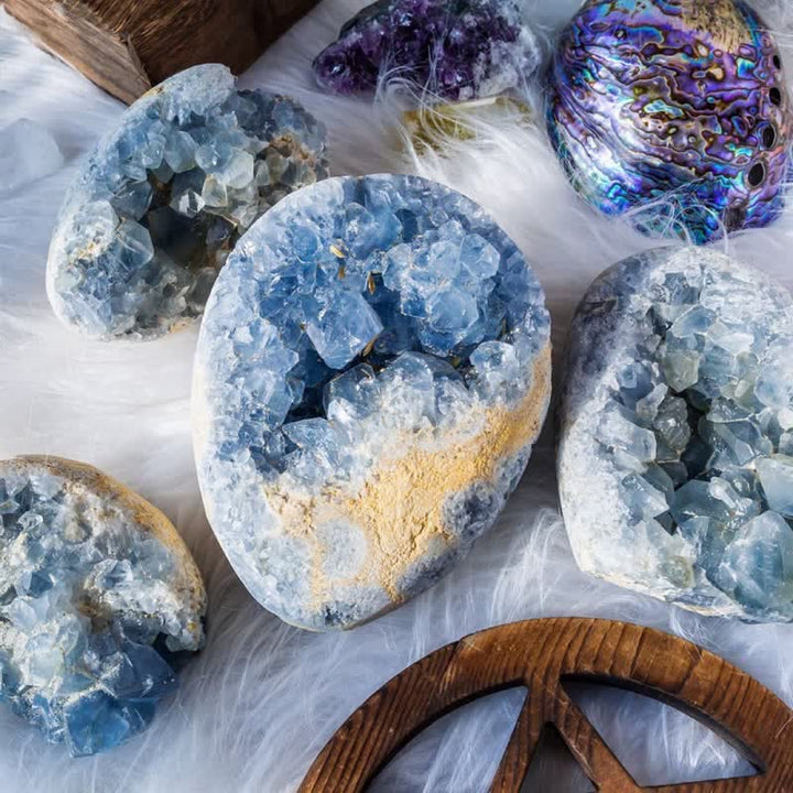 Decorazione in pietra preziosa di roccia geode di cianite naturale Olivenorma