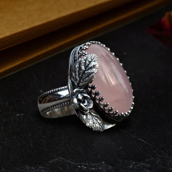 Anello ovale in quarzo rosa con fiore di cotiledone Olivenorma