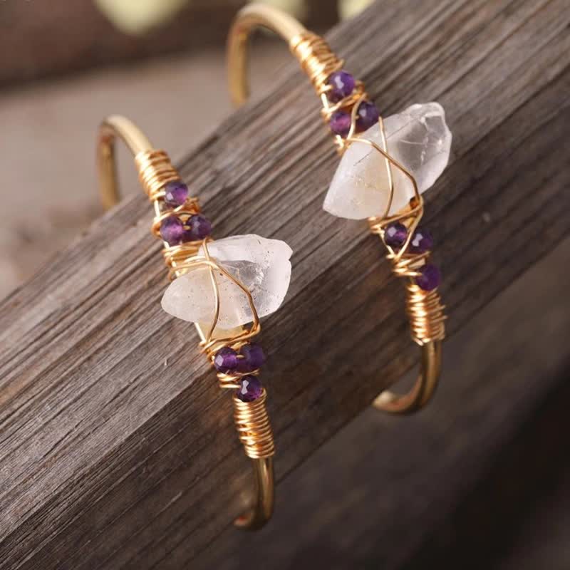 Bracciale Olivenorma in filo dorato con cristalli trasparenti e pietre preziose