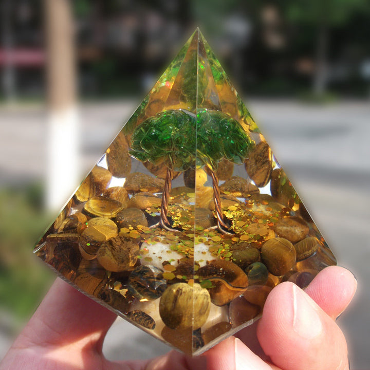 Piramide di orgone curativa con occhio di tigre Olivenorma e peridoto Albero della vita
