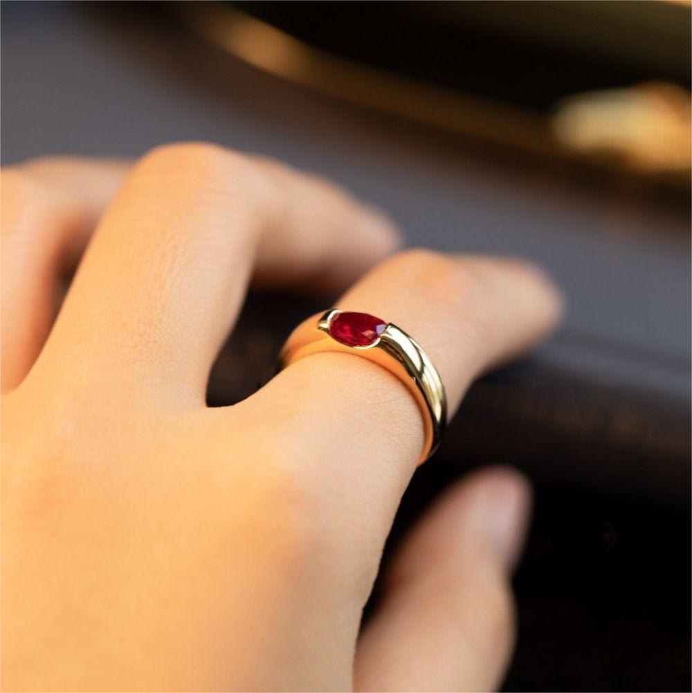 Anello di lusso minimalista placcato oro granato Olivenorma