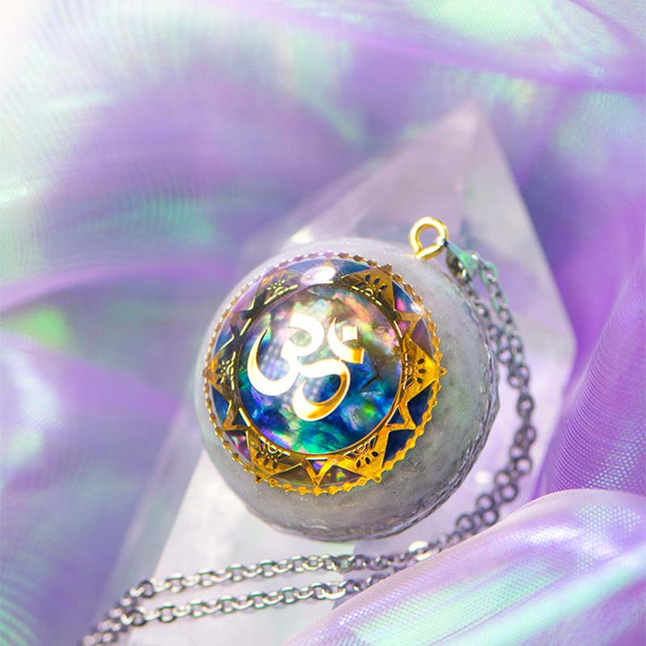 Collana di cristallo trasparente OM Mandala Healing Orgone Olivenorma 