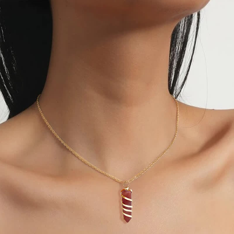 Collana di cristallo con testa di proiettile esagonale a forma di corniola Olivenorma