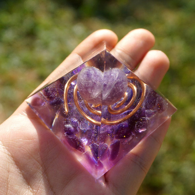 Piramide di orgone di cristallo trasparente di ametista Olivenorma 