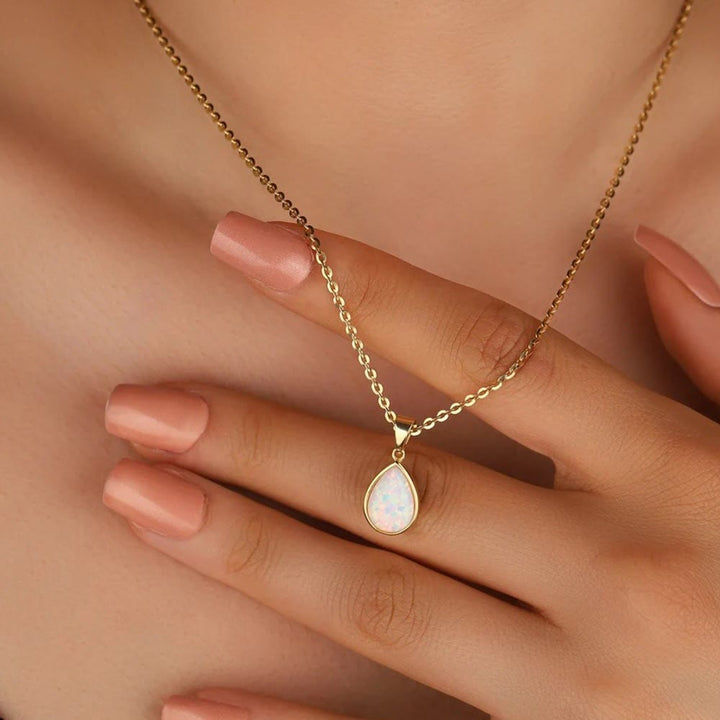 Collana con ciondolo a forma di goccia in opale naturale 18k Olivenorma 