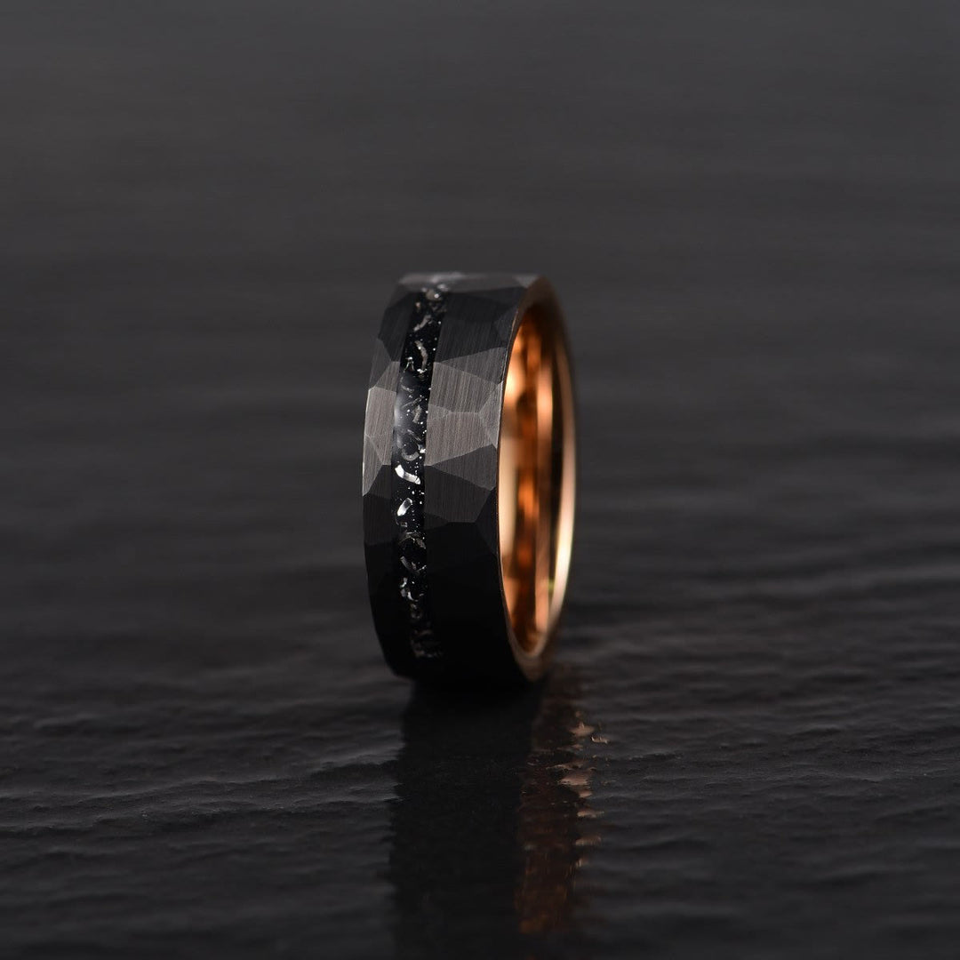 Anello Olivenorma in carburo di tungsteno con tormalina nera da 8 mm