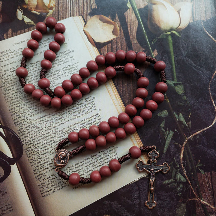 Olivenorma Collana Rosario Croce Perline Legno Rosso Marrone 10mm