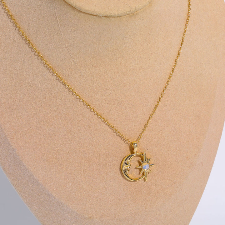 Collana con clavicola a forma di stella e luna in opale naturale Olivenorma
