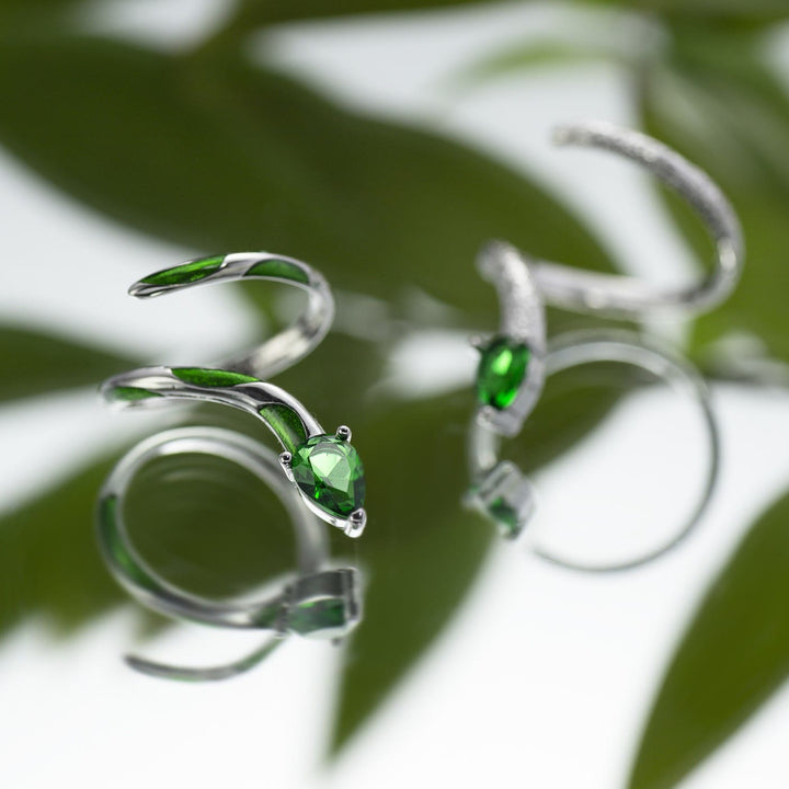 Anello per polsino con nocche con serpente color smeraldo Olivenorma