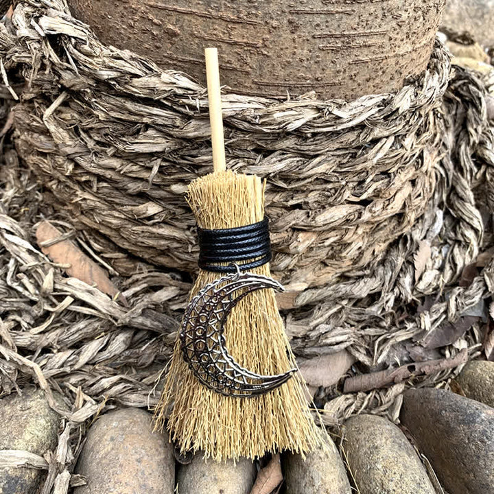 Olivenorma Mini scopa fatta a mano in cristallo ornamentale