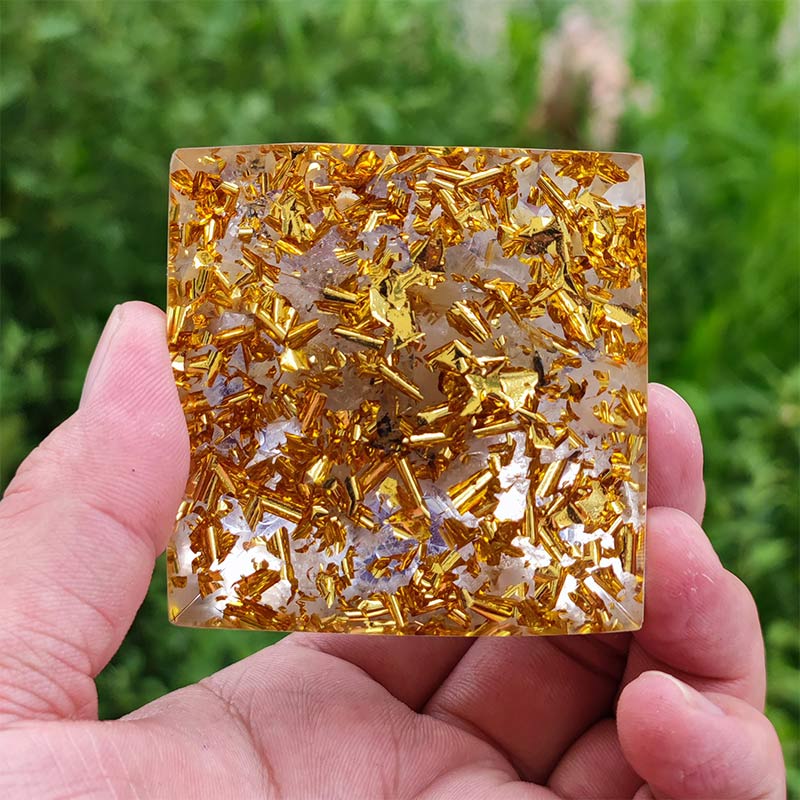 Ametista Olivenorma con Piramide Orgonica dello Zodiaco Scorpione in Quarzo Ialino 