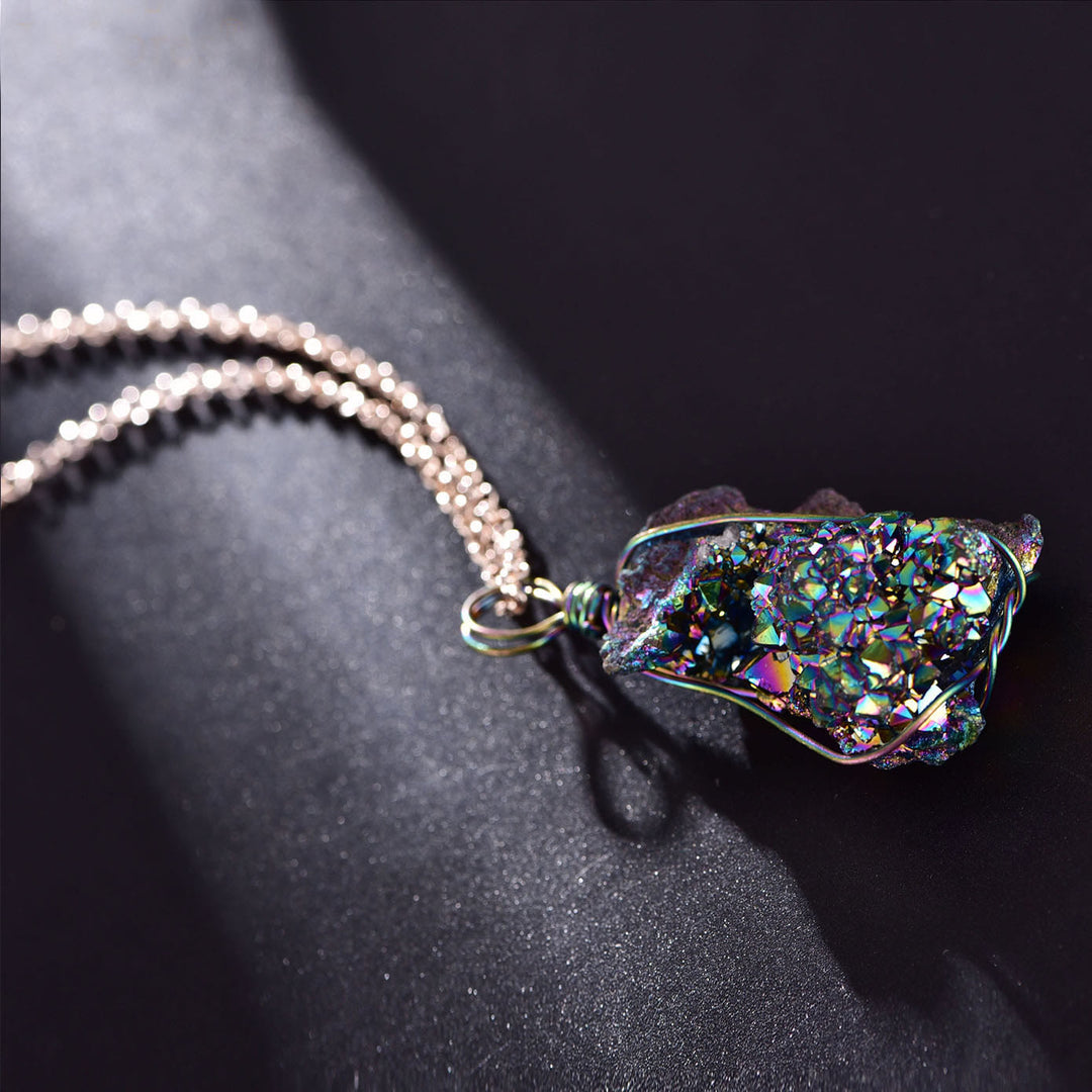 Collana con geode di pietra irregolare di labradorite naturale Olivenorma