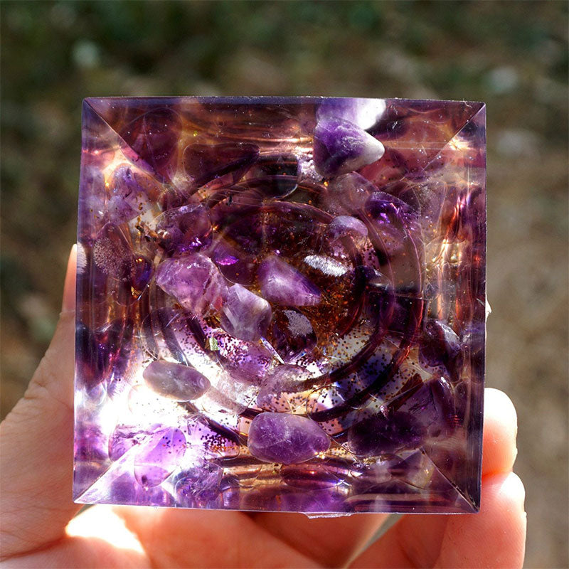 Olivenorma Sfera di quarzo fumé con piramide di orgone di ametista 
