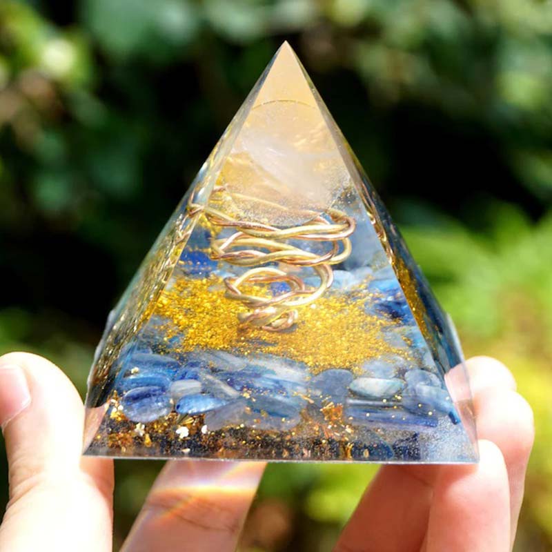 Piramide di orgone in quarzo rosa e cianite Olivenorma