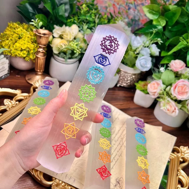 Decorazione a colonna esagonale in gesso marocchino Olivenorma 