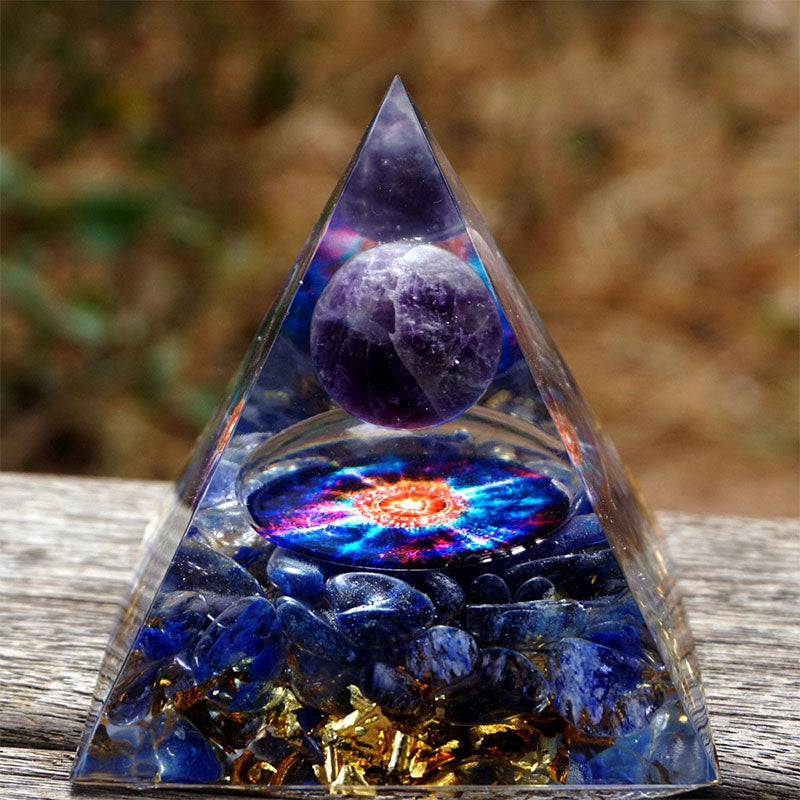Sfera di cristallo di ametista Olivenorma e piramide di orgone di quarzo blu 
