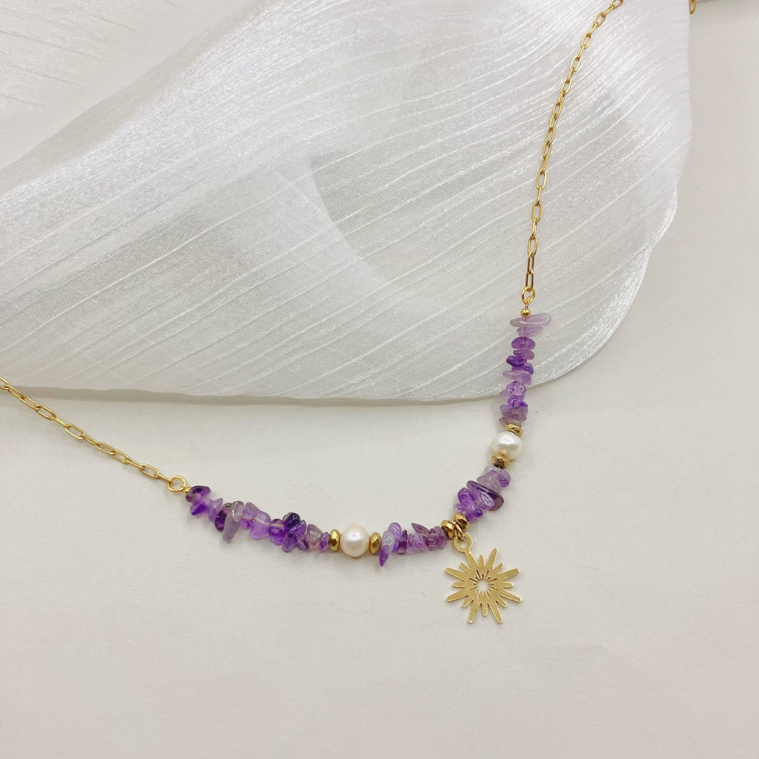 Collana con ciondolo a forma di stella a 16 punte con perle di ametista irregolari Olivenorma