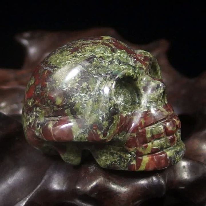 Decorazione di Halloween con teschio di cristallo naturale Olivenorma