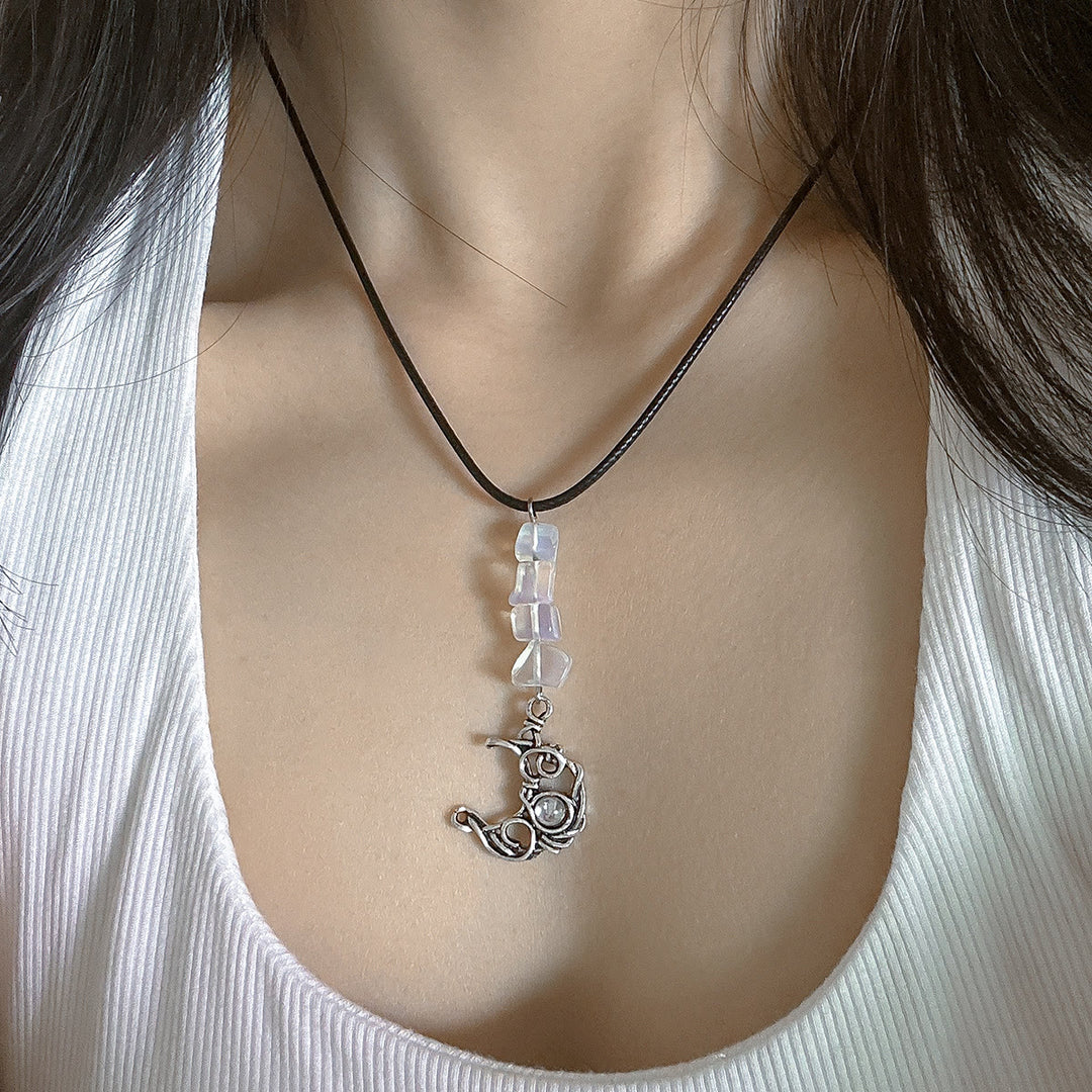 Collana in filo di cera di pelle con nappa a farfalla in pietra naturale Olivenorma