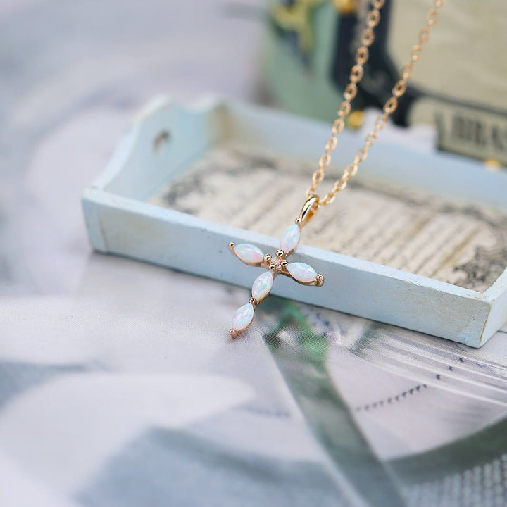 Collana con ciondolo a croce in pietra di luna e opale artificiale Olivenorma