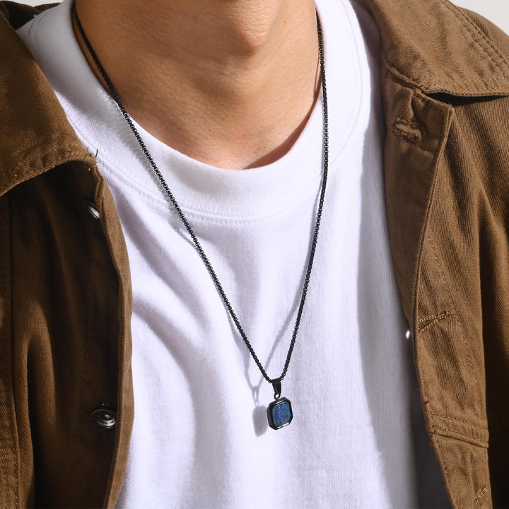 Olivenorma Collana con ciondolo quadrato da uomo con catena lunga per maglione 