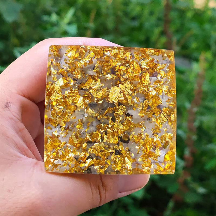 Ametista Olivenorma con Piramide Orgonica dello Zodiaco Leone in Quarzo Ialino