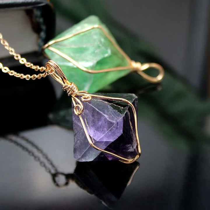 Collana con pietra preziosa ottaedrica di fluorite naturale Olivenorma 