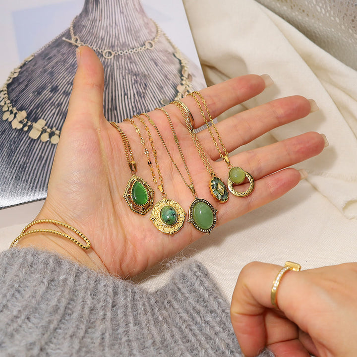 Collana con ciondolo ovale turchese africano verde Olivenorma 