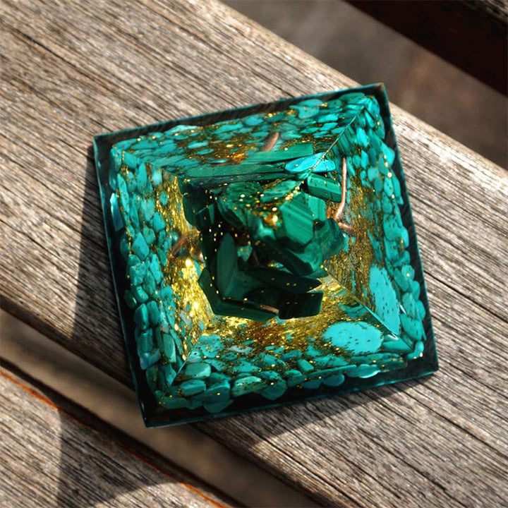 Malachite Olivenorma con piramide di orgone albero della vita turchese 