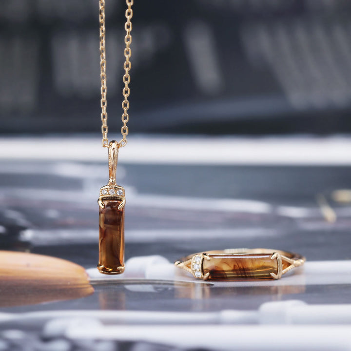 Collana con ciondolo ad anello in ambra artificiale Olivenorma 