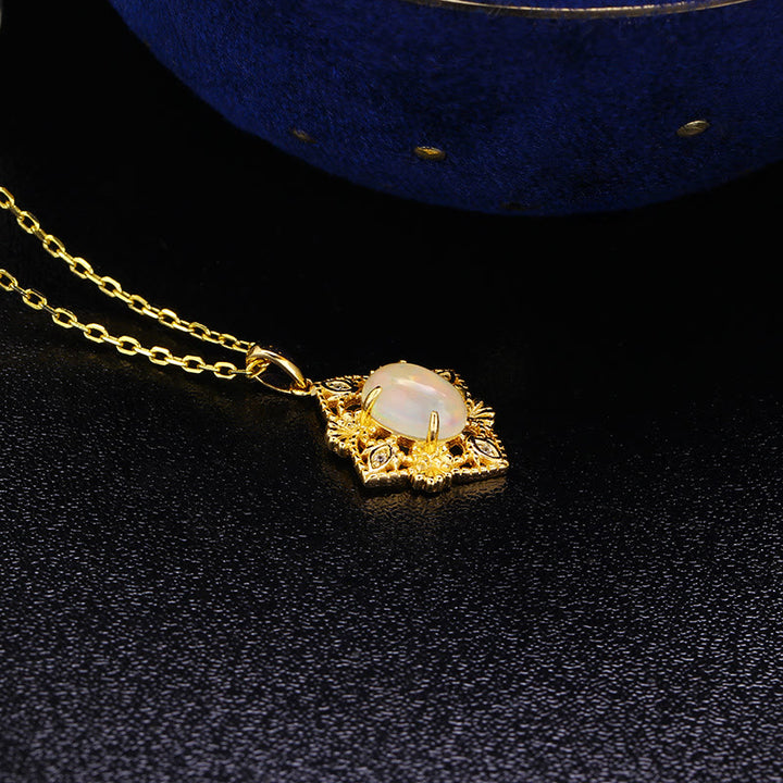 Collana con ciondolo a rombo in opale naturale Olivenorma