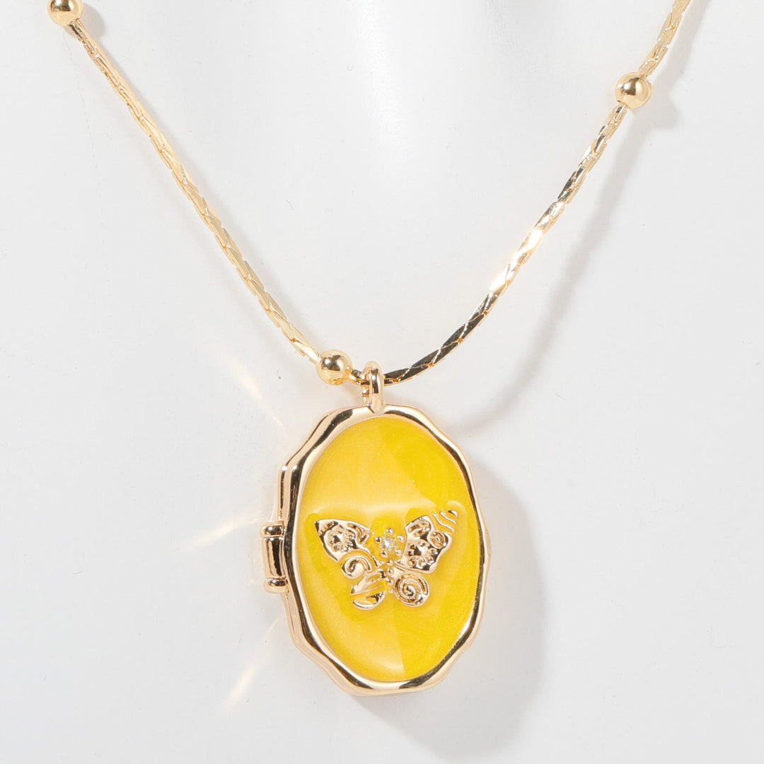 Collana con pendente a farfalla in madreperla Olivenorma in rame placcato oro 14k 