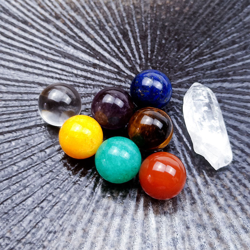 Set di cristalli con sfere arcobaleno dei chakra
