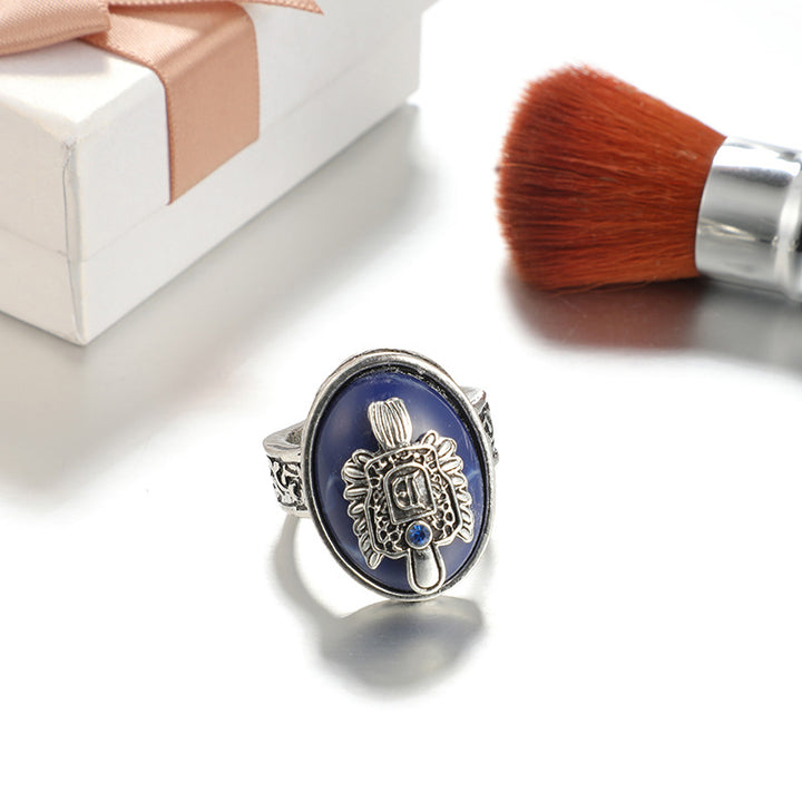 Anello con intaglio punk in lapislazzuli 