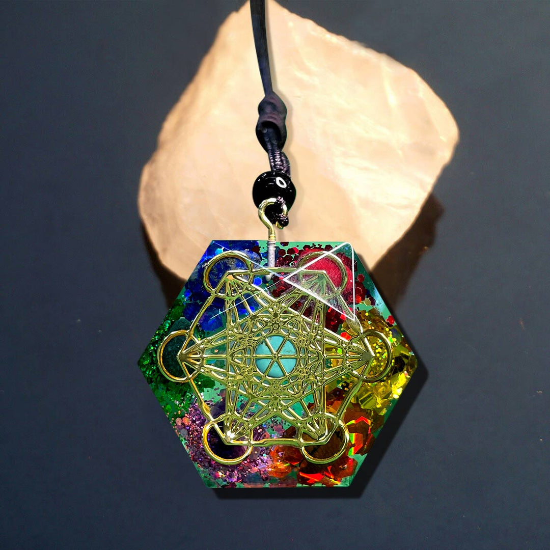 Collana di meditazione con simbolo del cubo di Metatron e chakra di Olivenorma