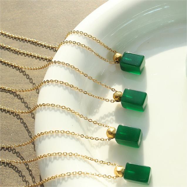 Collana con ciondolo di perline in avventurina verde smeraldo e peridoto Olivenorma 