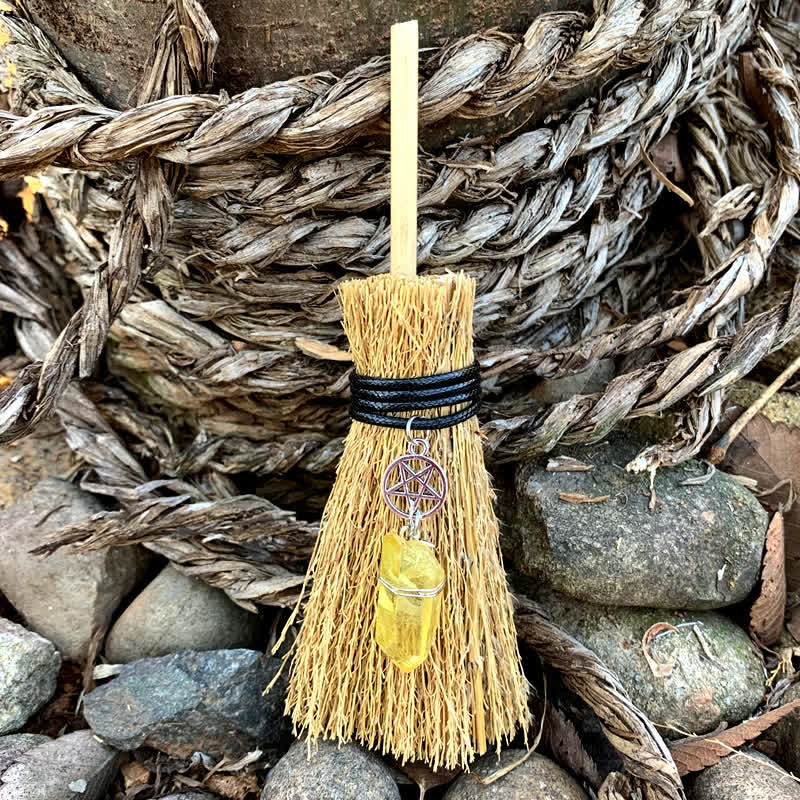 Olivenorma Mini scopa fatta a mano in cristallo ornamentale