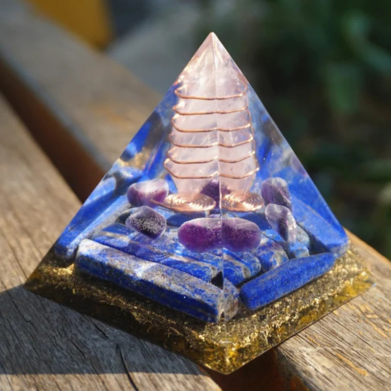 Pilastro di quarzo rosa Olivenorma con piramide di orgone di lapislazzuli 