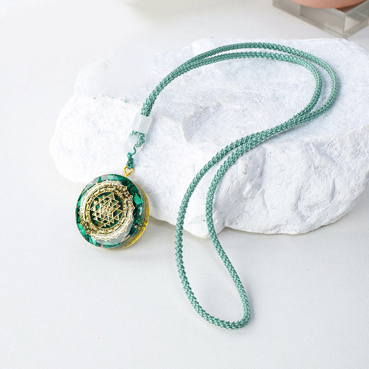 Collana di cristallo naturale di orgone Olivenorma