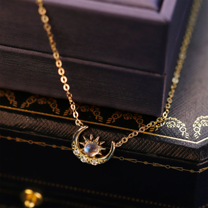 Collana in oro 18k con sole e luna in pietra di luna naturale Olivenorma 