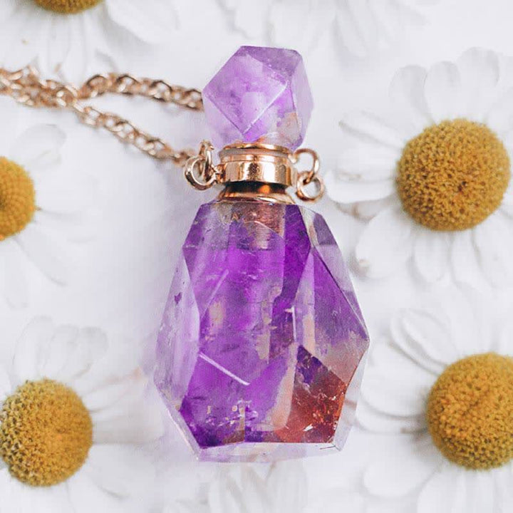 Collana con bottiglia di profumo di cristallo