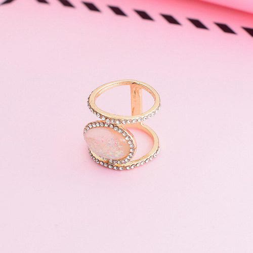 Anello con pietra di luna irregolare Olivenorma