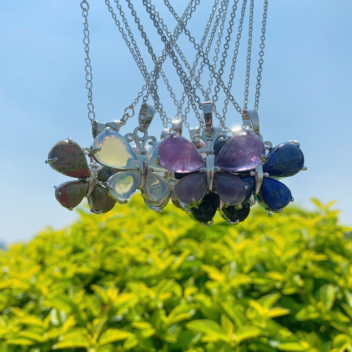 Collana a farfalla con pietra preziosa di cristallo naturale Olivenorma